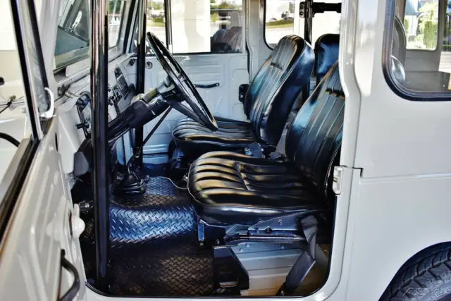 spectacular restored 1974 toyota fj40 straight 6, 4 speed manual, 4x4 must see