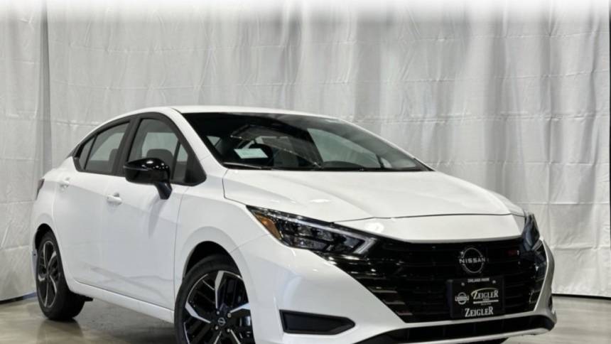 2024 nissan versa sr