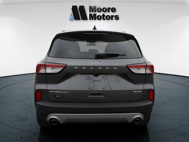 2022 ford escape titanium