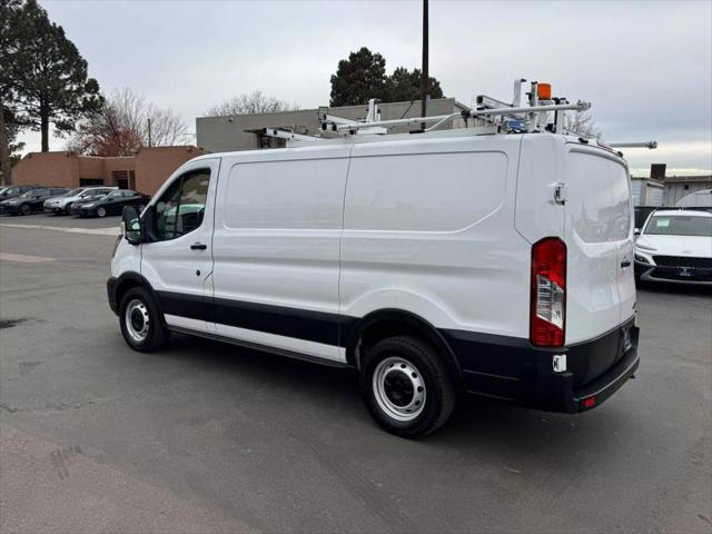 2022 ford transit-150 base