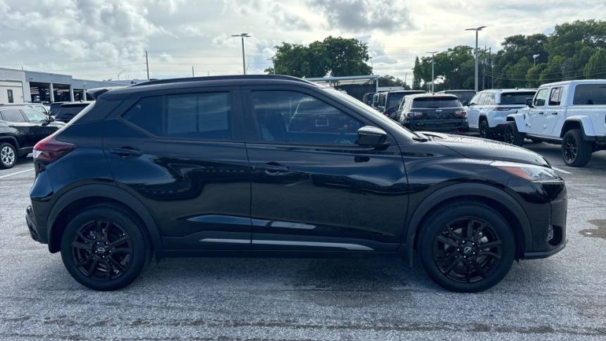 2023 nissan kicks sr