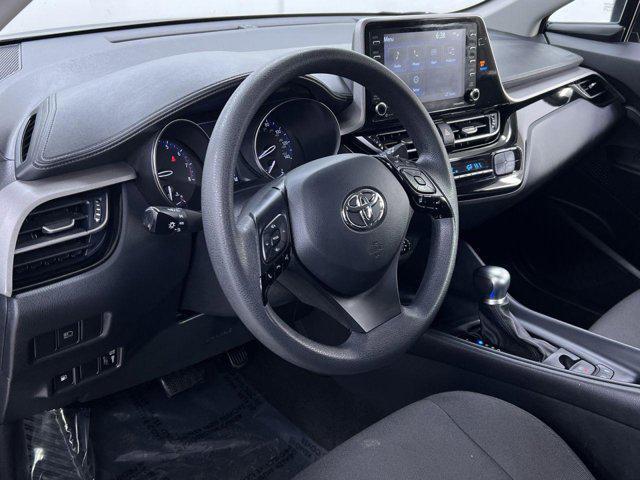 2021 toyota c-hr le
