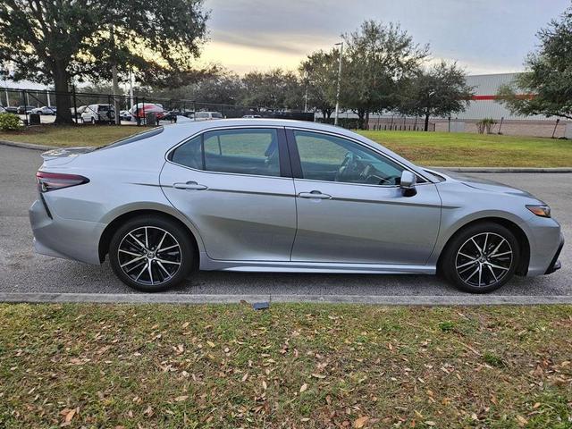 2024 toyota camry se