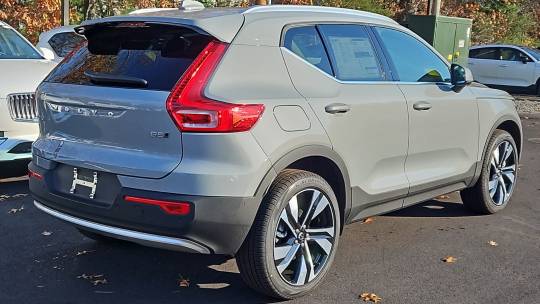 2024 Volvo XC40