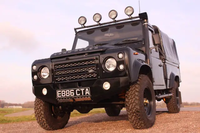 land rover defender 110 pickup turbo diesel rhd