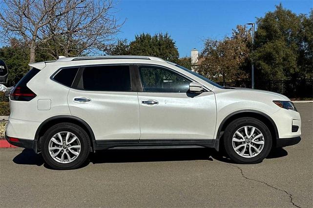 2018 nissan rogue sv