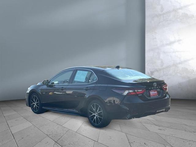 2022 toyota camry se