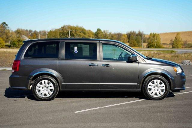 2019 dodge grand caravan se