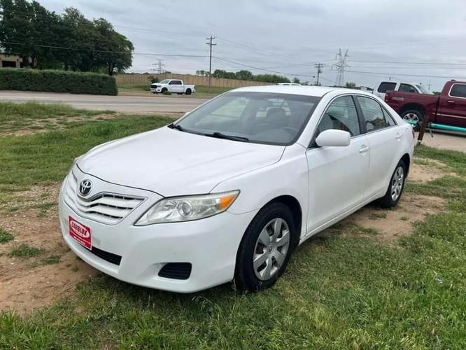 2010 toyota camry le sedan 4d in lewisville, texas
