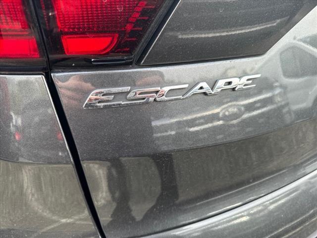 2019 ford escape se