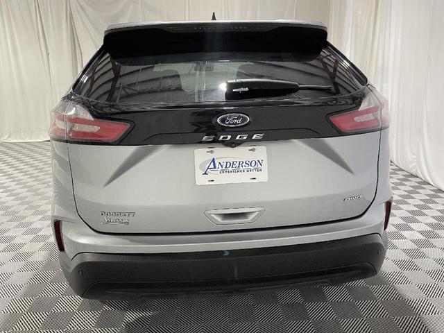 2022 ford edge se