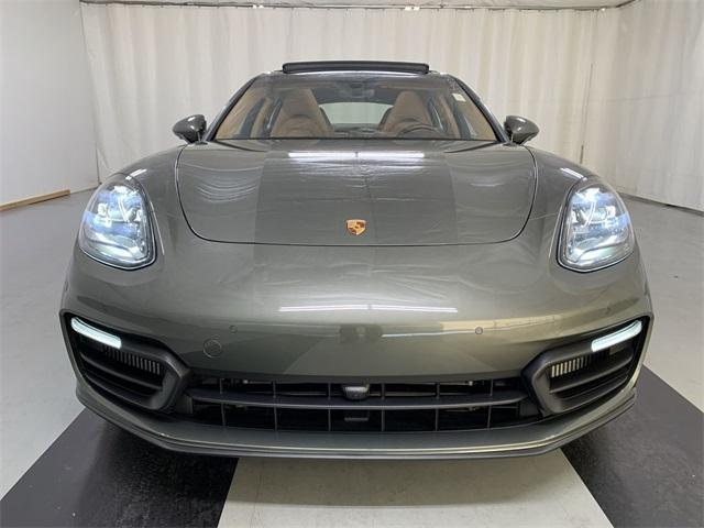 2022 porsche panamera 4