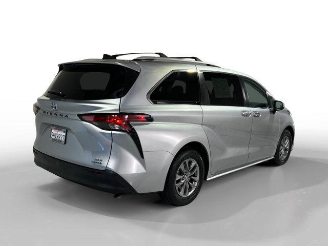 2022 toyota sienna xle 8 passenger