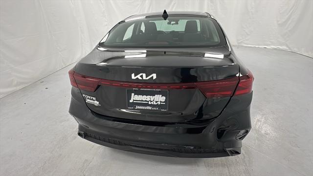2022 kia forte lxs