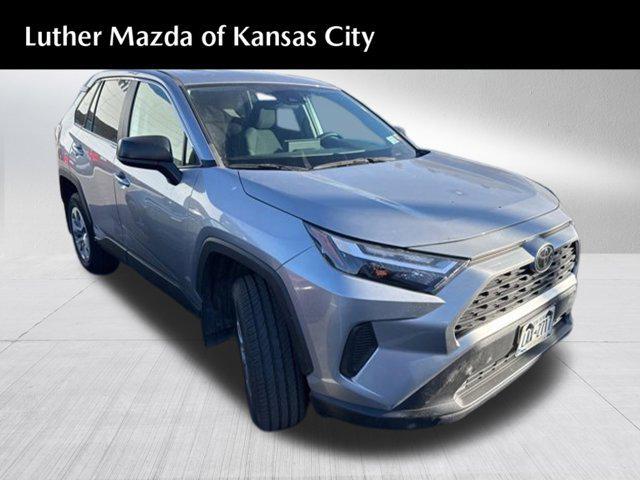 2023 toyota rav4 le