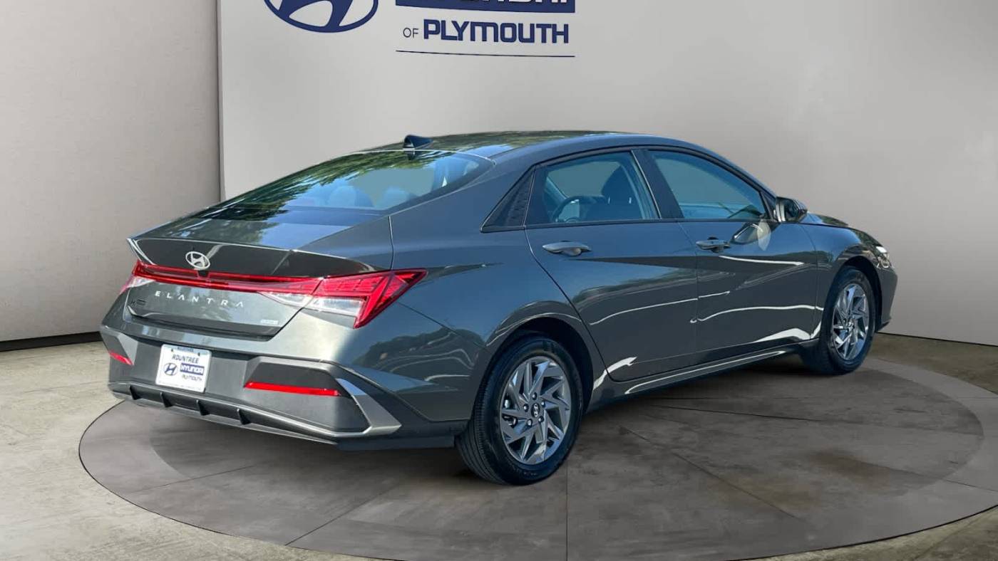 2024 hyundai elantra hybrid blue