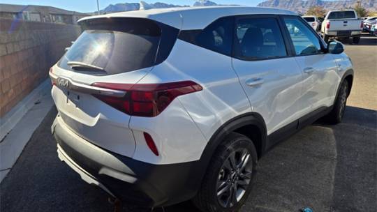 2023 kia seltos lx
