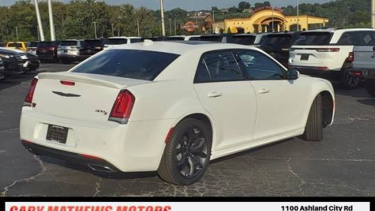2023 Chrysler 300 s