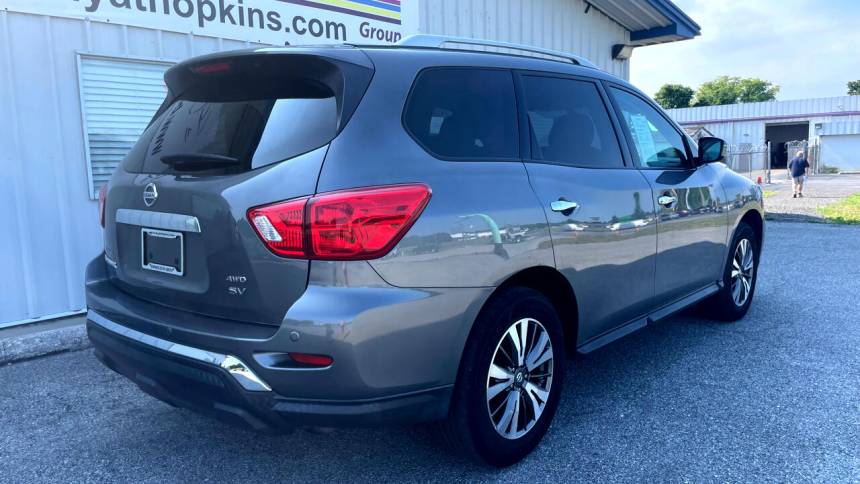 2017 nissan pathfinder sv