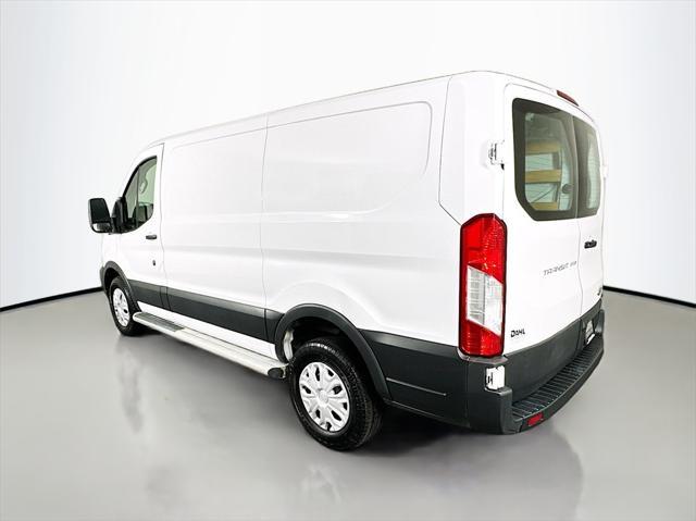 2022 ford transit-150 base