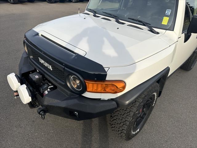 2014 toyota fj cruiser base