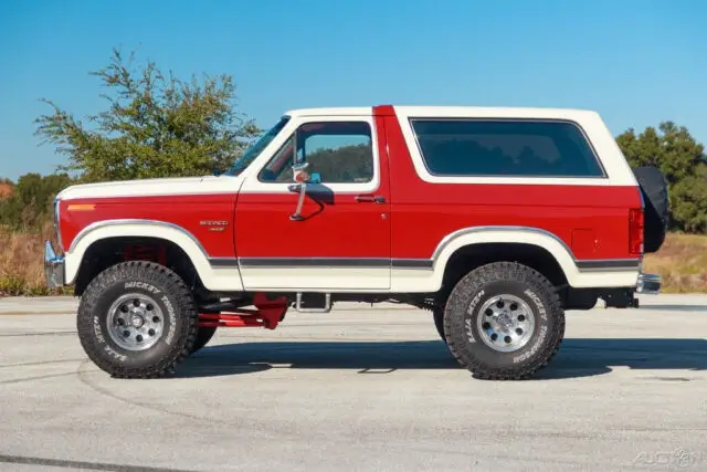 smooth 302 v8, yukon 456 gears, cold a/c, power windows, rough country 4" lift