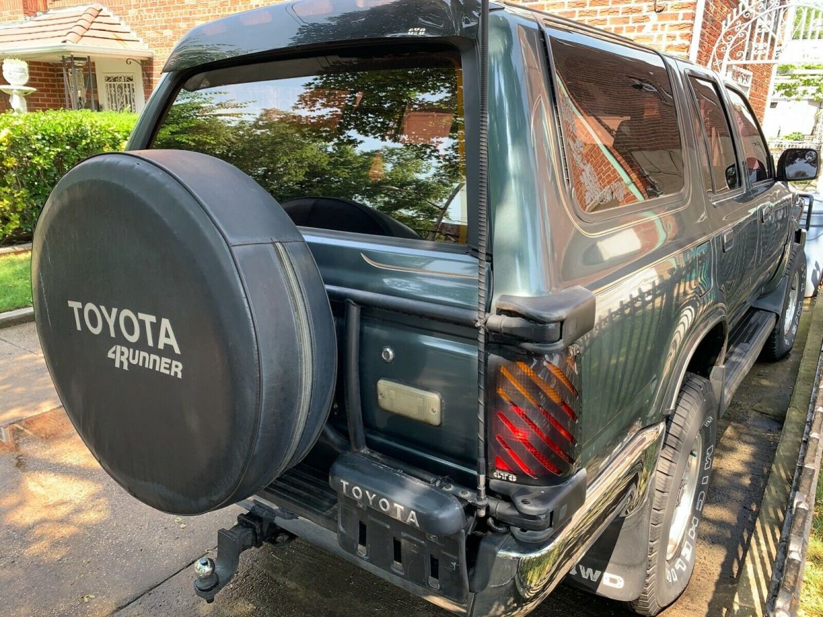 1991 toyota 4runner sr5 **not running**sold as is**repair it or use it for parts
