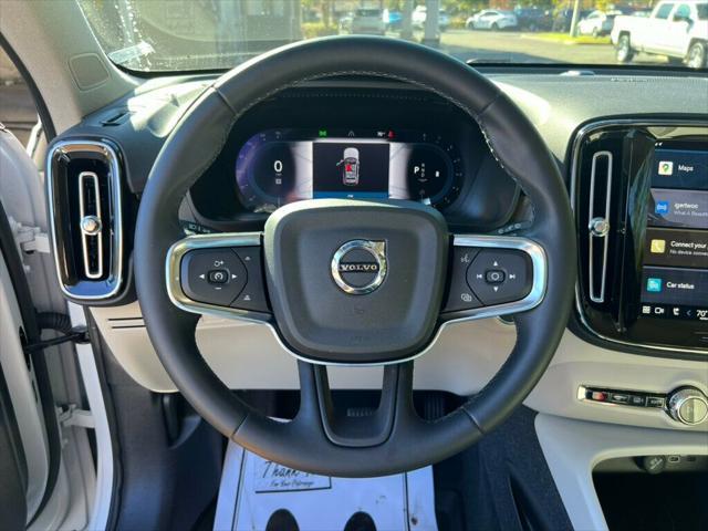 2024 volvo xc40 b5 ultimate dark theme