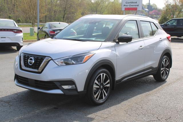2020 nissan kicks sr