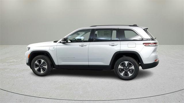 2022 jeep grand cherokee 4xe base