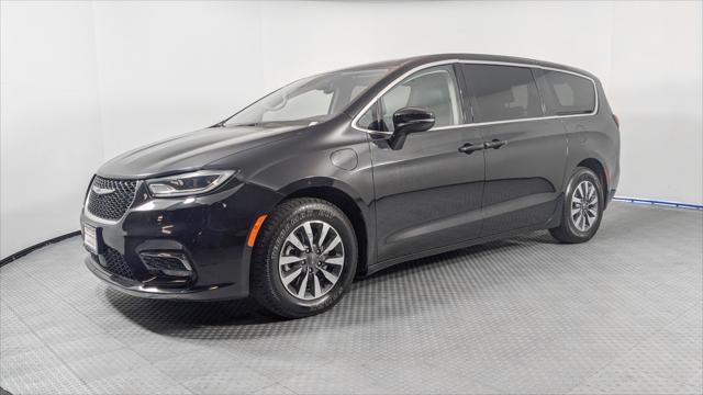 2022 chrysler pacifica hybrid touring l