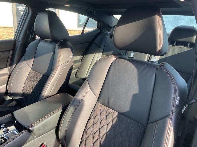 2023 nissan maxima sr