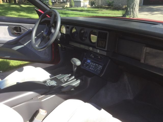 1987 pontiac firebird trans am 2-door coupe