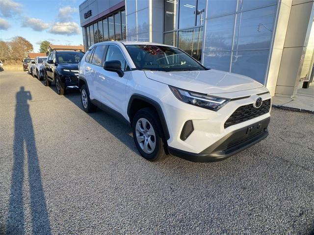2024 toyota rav4 le