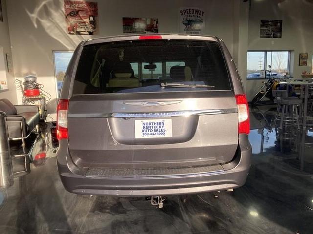 2015 chrysler town & country in newport, kentucky