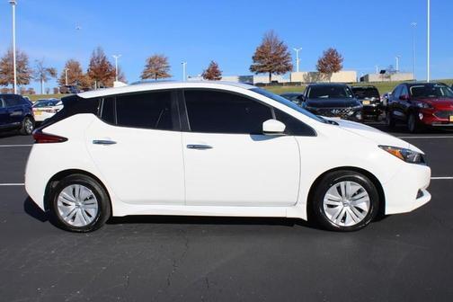 2022 nissan leaf in saint louis, missouri