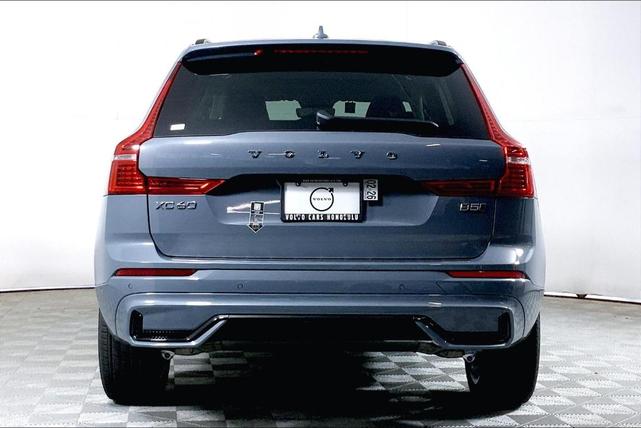 2024 volvo xc60 b5 plus dark theme