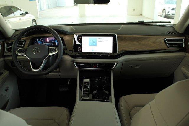 2024 volkswagen atlas 2.0t se w/technology