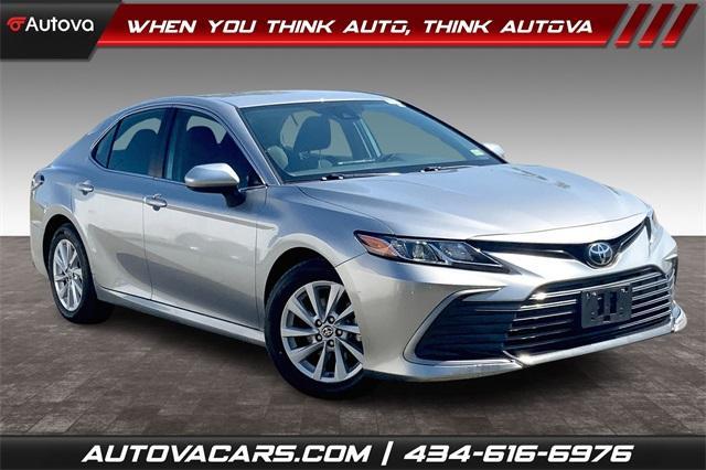 2022 toyota camry le