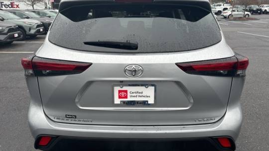 2024 toyota highlander le