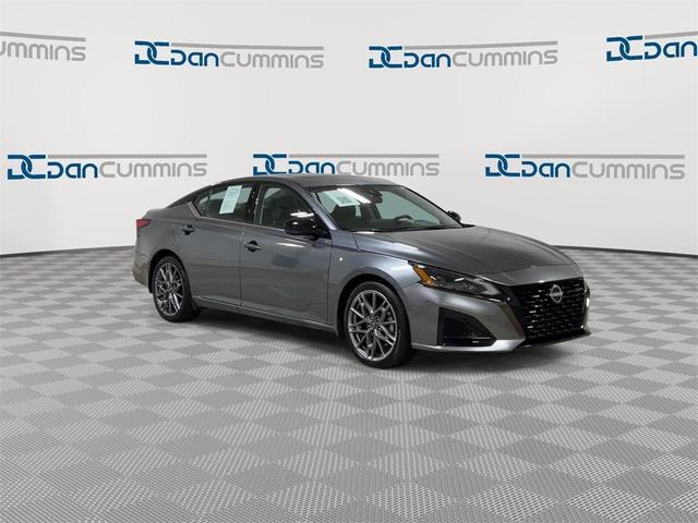 2023 nissan altima 2.0 sr