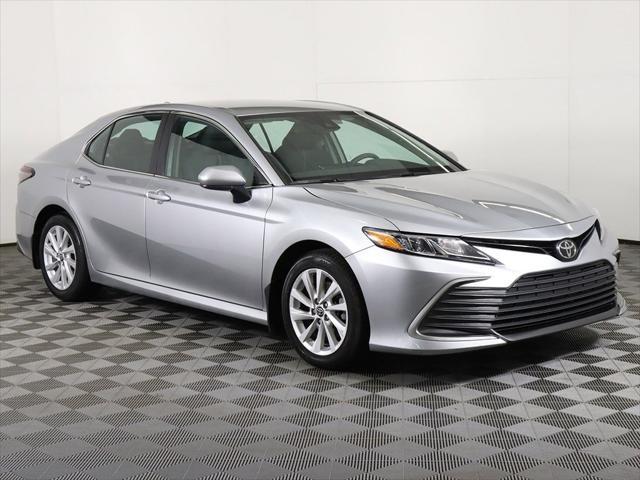 2022 toyota camry le