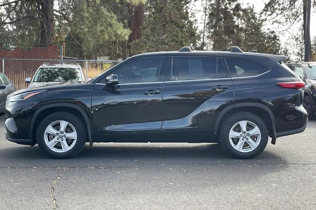 2021 toyota highlander le