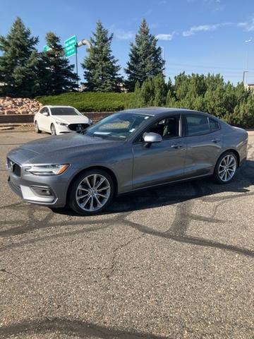 2021 volvo s60 t6 momentum
