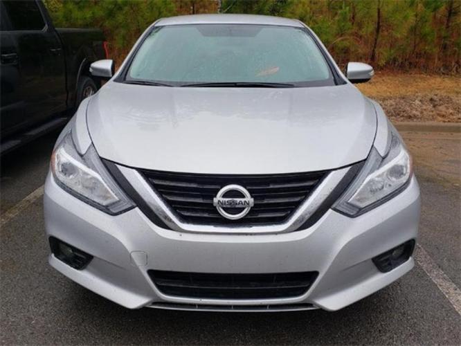 2017 nissan altima 2.5 sl 2.5 sl 4dr sedan (midyear release for sale in little rock, arkansas