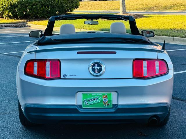 2010 ford mustang base