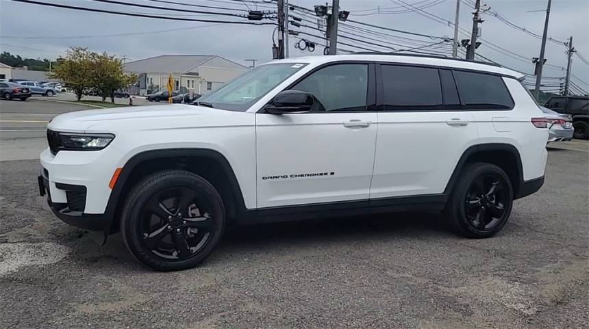 2023 jeep grand cherokee l altitude