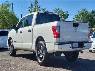 2023 Nissan Titan sv