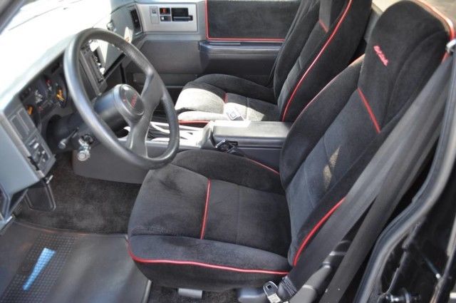 1991 gmc syclone turbo charged v-6 1 owner 9,000 miles 100% stock
