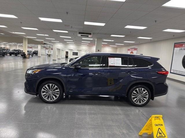 2022 toyota highlander hybrid platinum